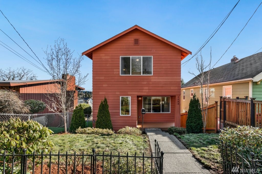 Property Photo:  4542  34th Avenue S  WA 98118 