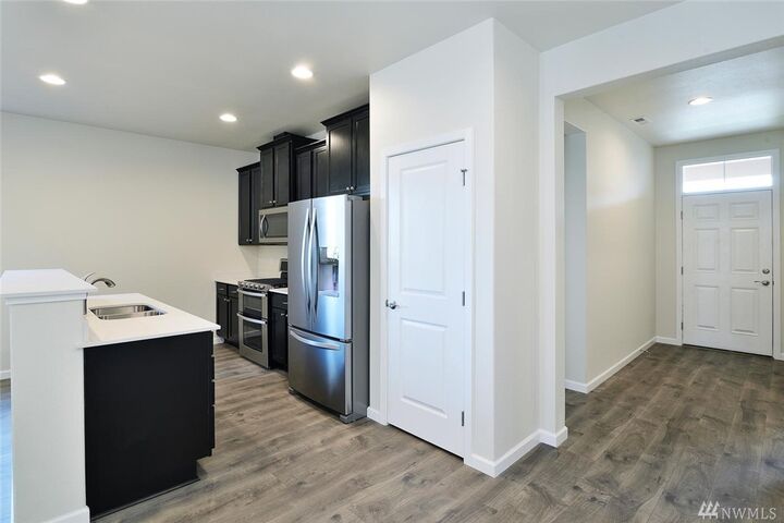 Property Photo: 3215 N 30th St WA 98273