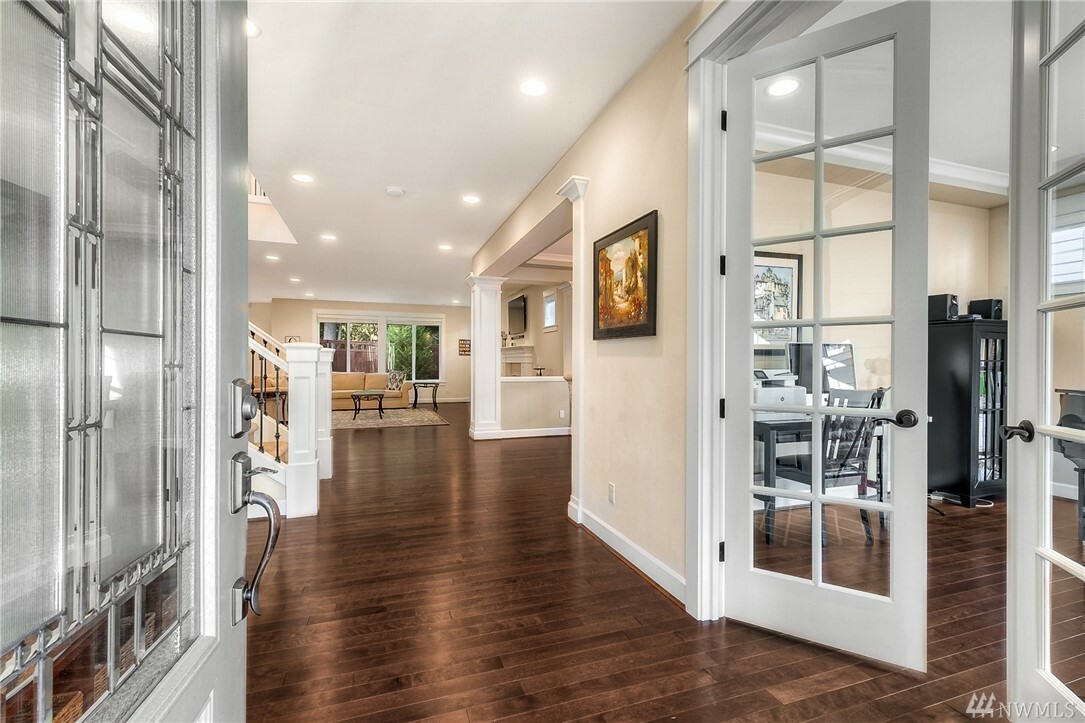 Property Photo: 24326 NE 8th Place WA 98074