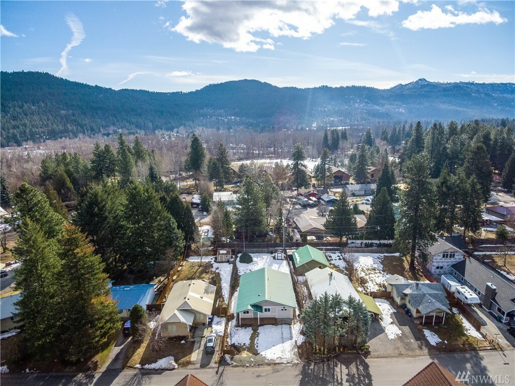 Property Photo: 221 W Commercial St WA 98826