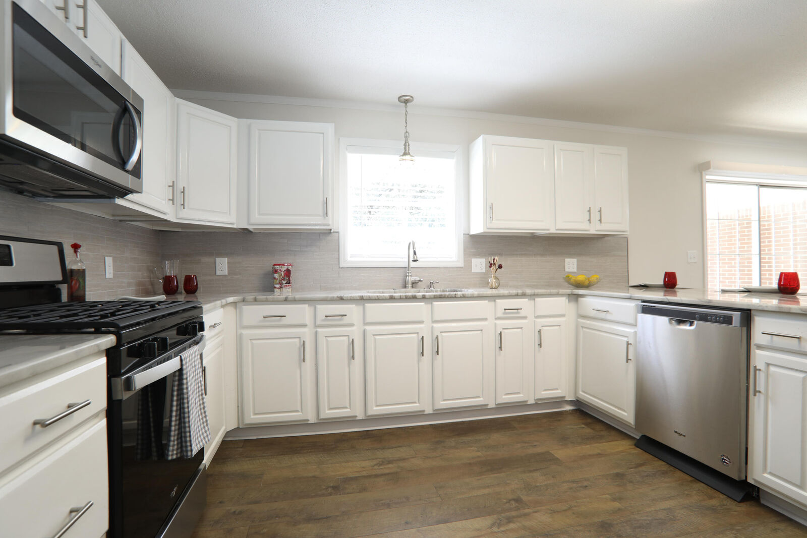 Property Photo: 3186 E Chestnut Avenue FL 32539
