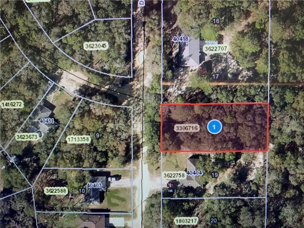 Property Photo: Dogwood Way FL 32159