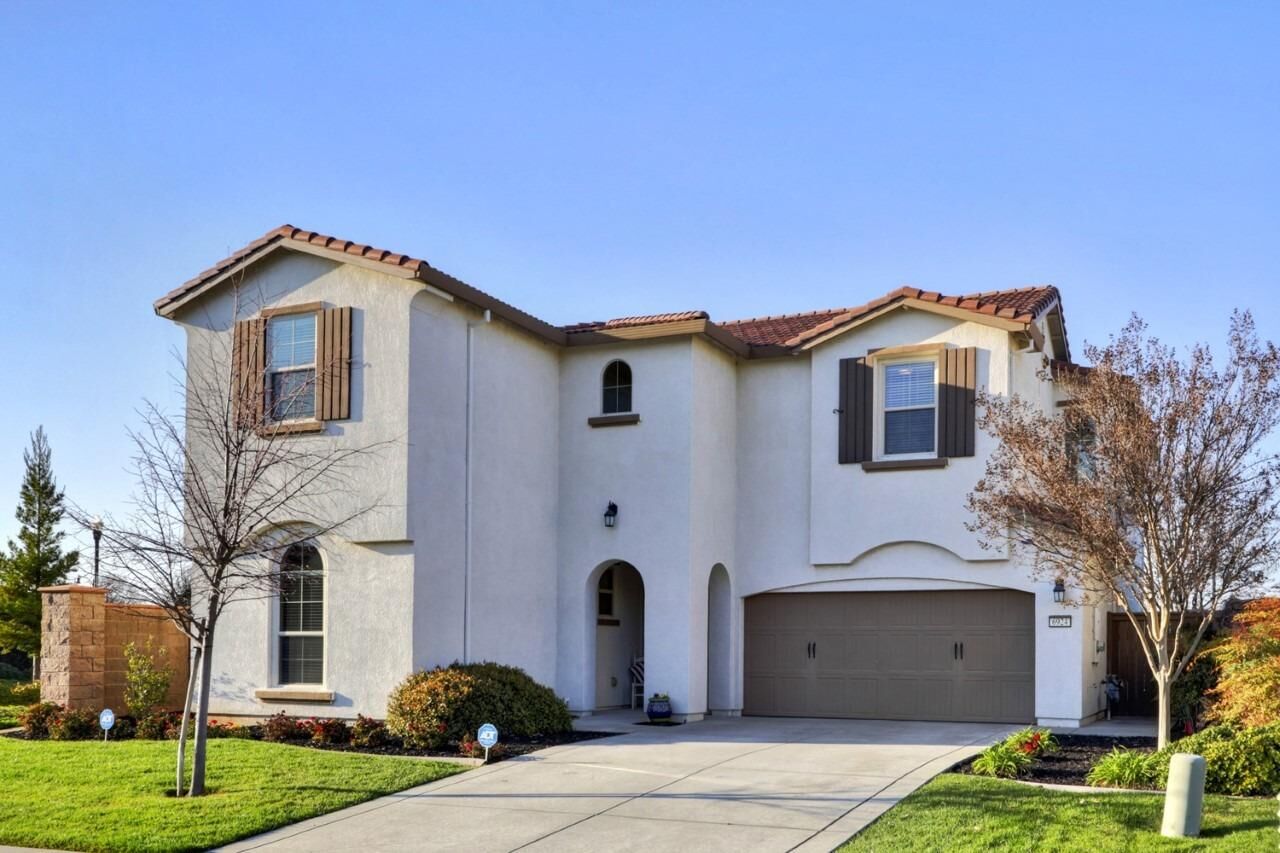 Property Photo:  6924 Cordially Way  CA 95757 