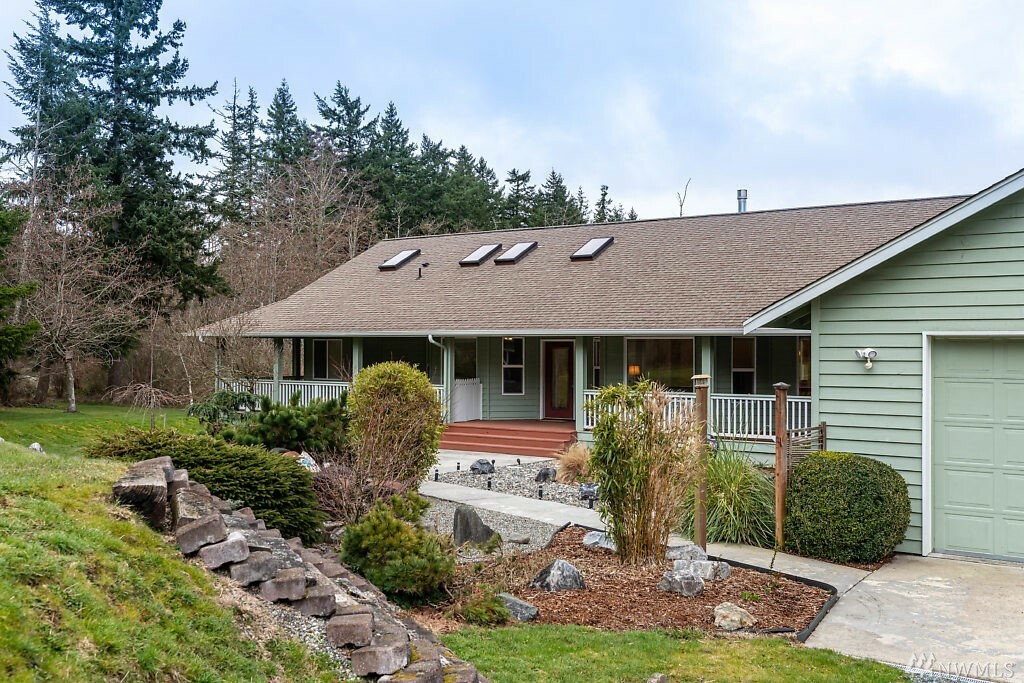 Property Photo:  375 Coddington Rd  WA 98239 