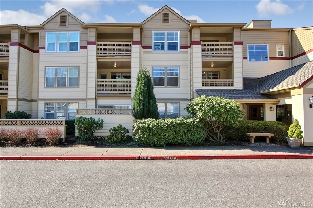 Property Photo: 4081 224th Lane SE 202 WA 98029