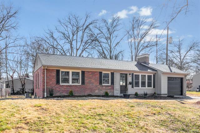 Property Photo: 420 Ashwood Lane 63122