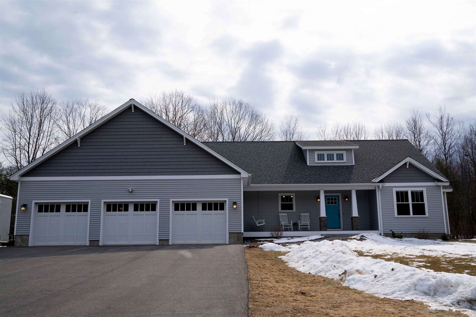 Property Photo: 6 Calebs Way NH 03046