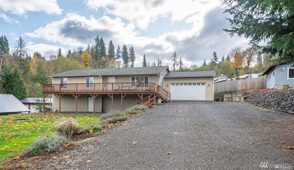Property Photo: 203 Lakeview Dr WA 98564