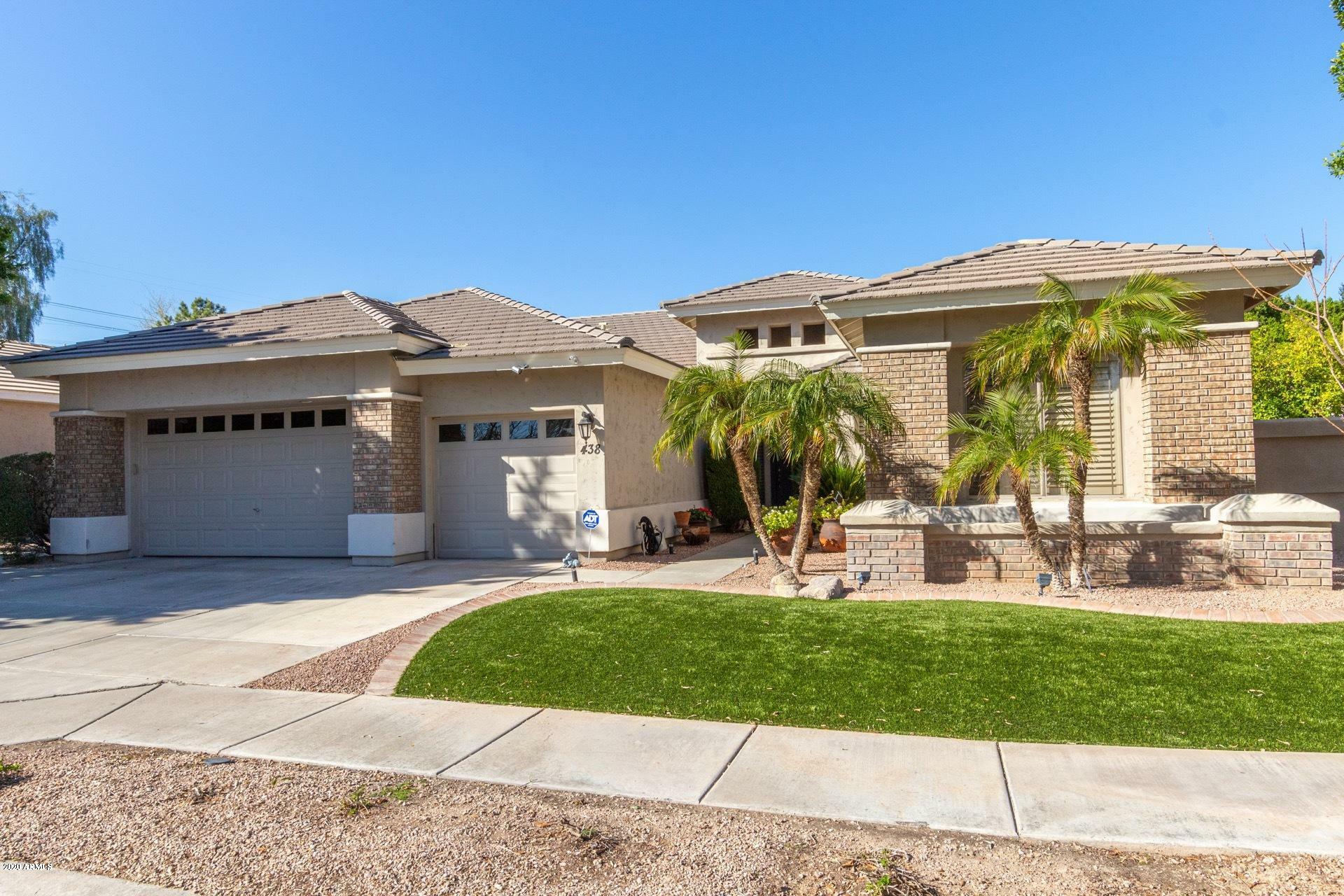 Property Photo: 438 W Louis Way AZ 85284