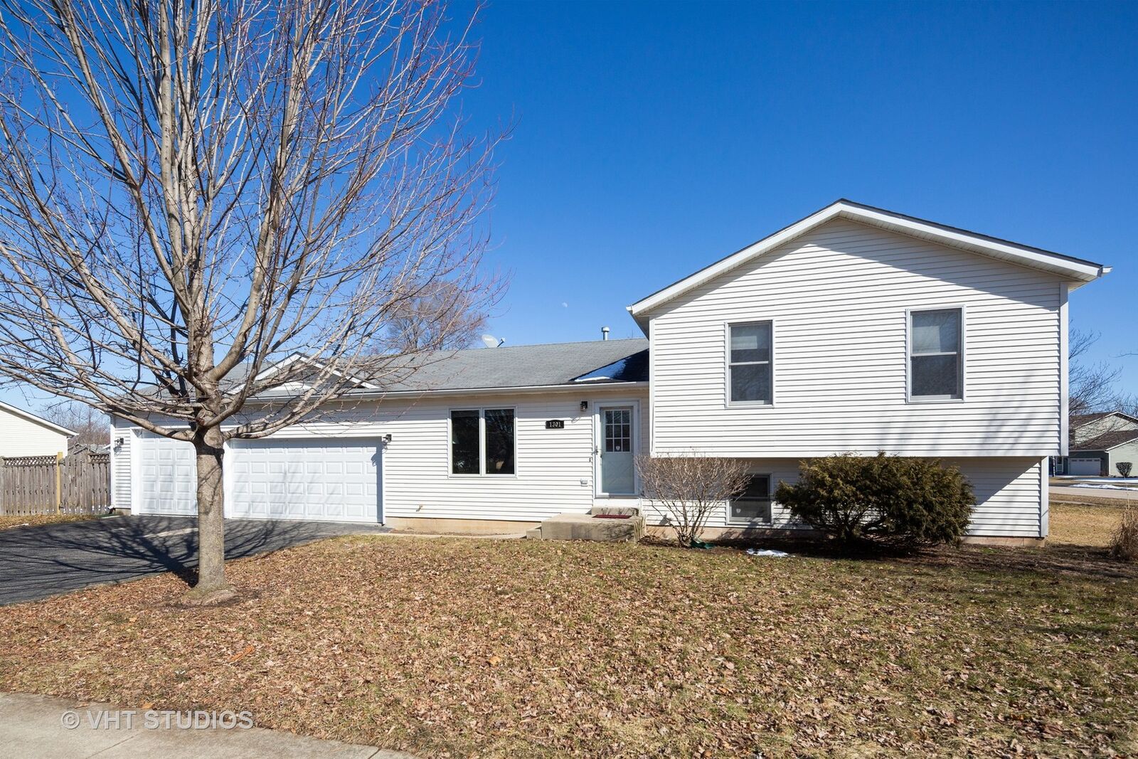 Property Photo: 1301 North East Street IL 60152