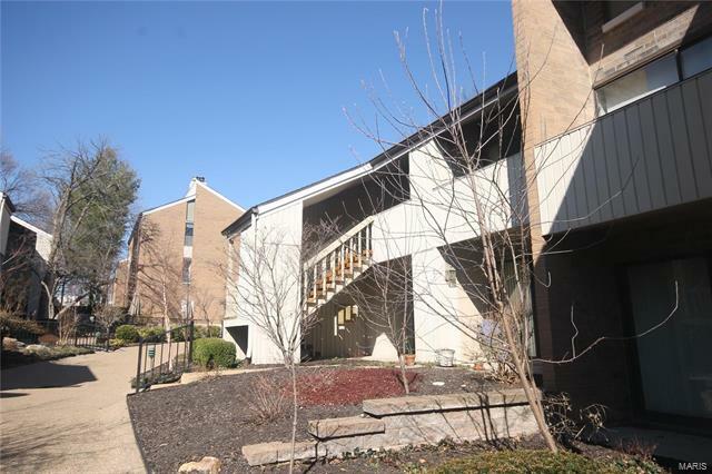 632 Coeur De Royale Drive D  Creve Coeur  63141 photo