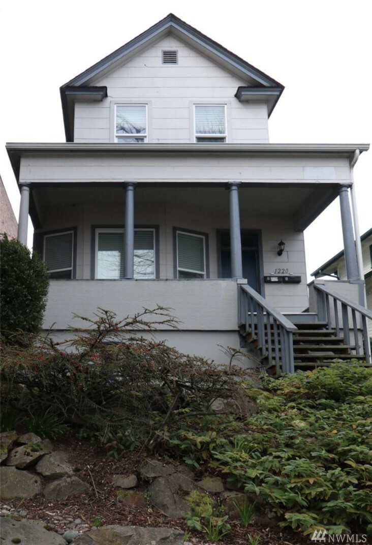 Property Photo:  1220 Yakima Ave  WA 98405 