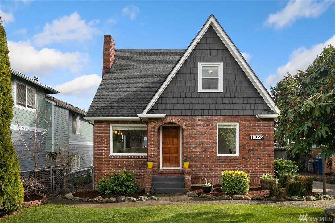 Property Photo:  10024  63rd Avenue S  WA 98178 