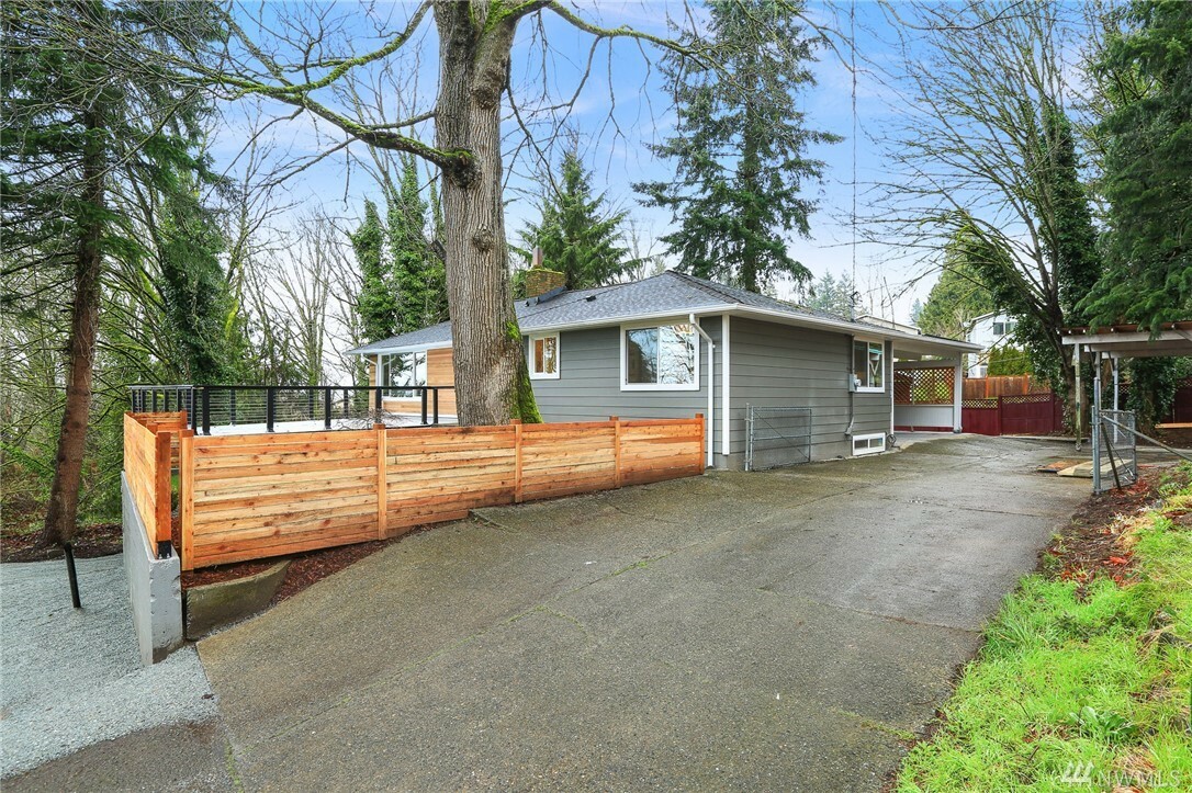 Property Photo:  5150 S 117th St  WA 98178 