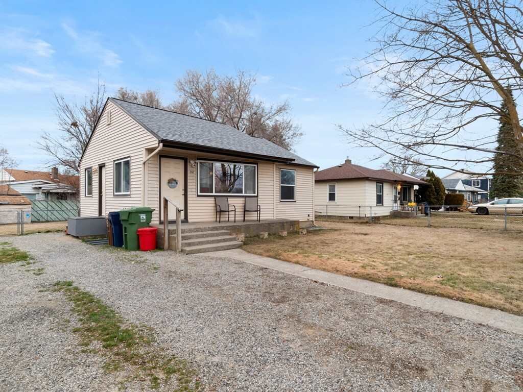 Property Photo:  507 E Dave Ct  WA 99208 