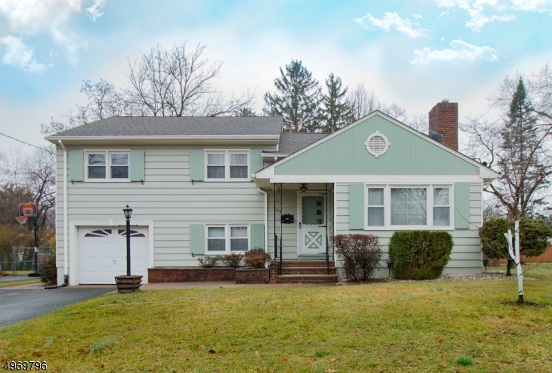 Property Photo:  204 Rutledge Ct  NJ 07060 