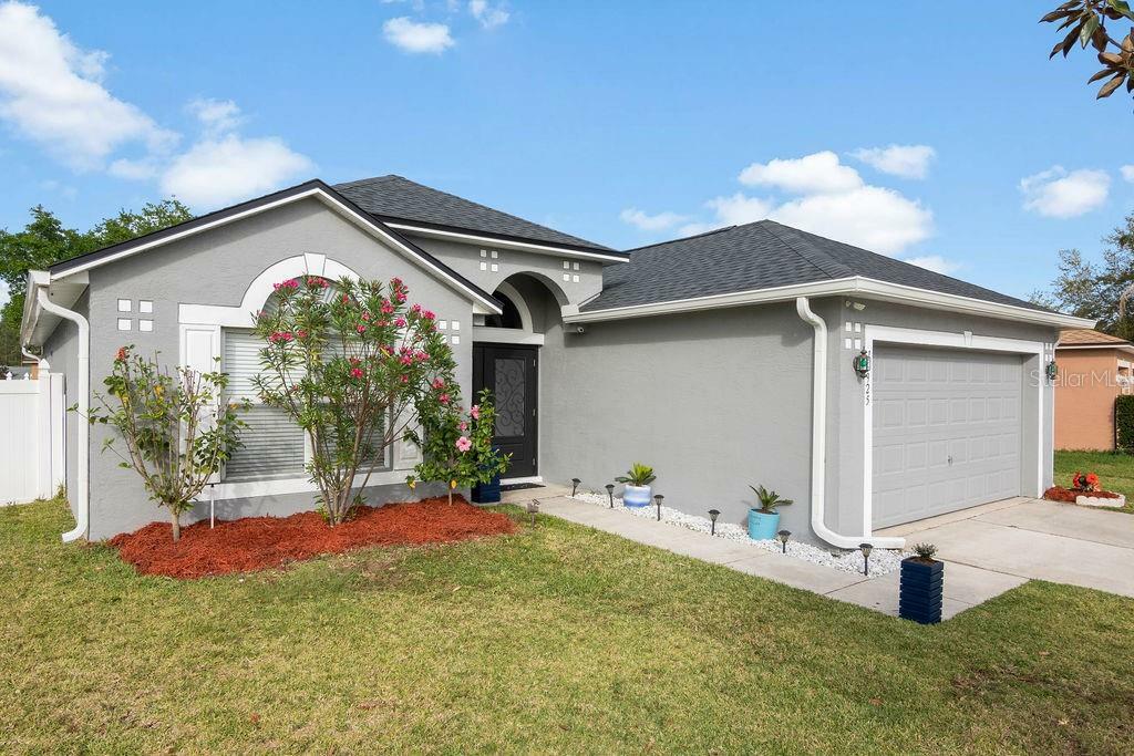 Property Photo: 16925 Corner Hill Court FL 32820