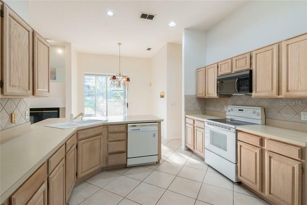 Property Photo:  7854 Bridgestone Drive  FL 32835 