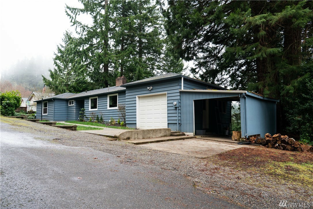 Property Photo:  115 S Baker Ave  WA 98531 