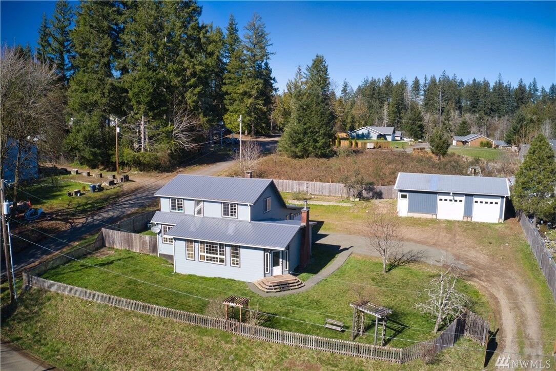 Property Photo:  125 W Poplar Street  WA 98584 