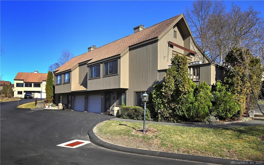 Property Photo:  654 Osage Lane B  CT 06614 