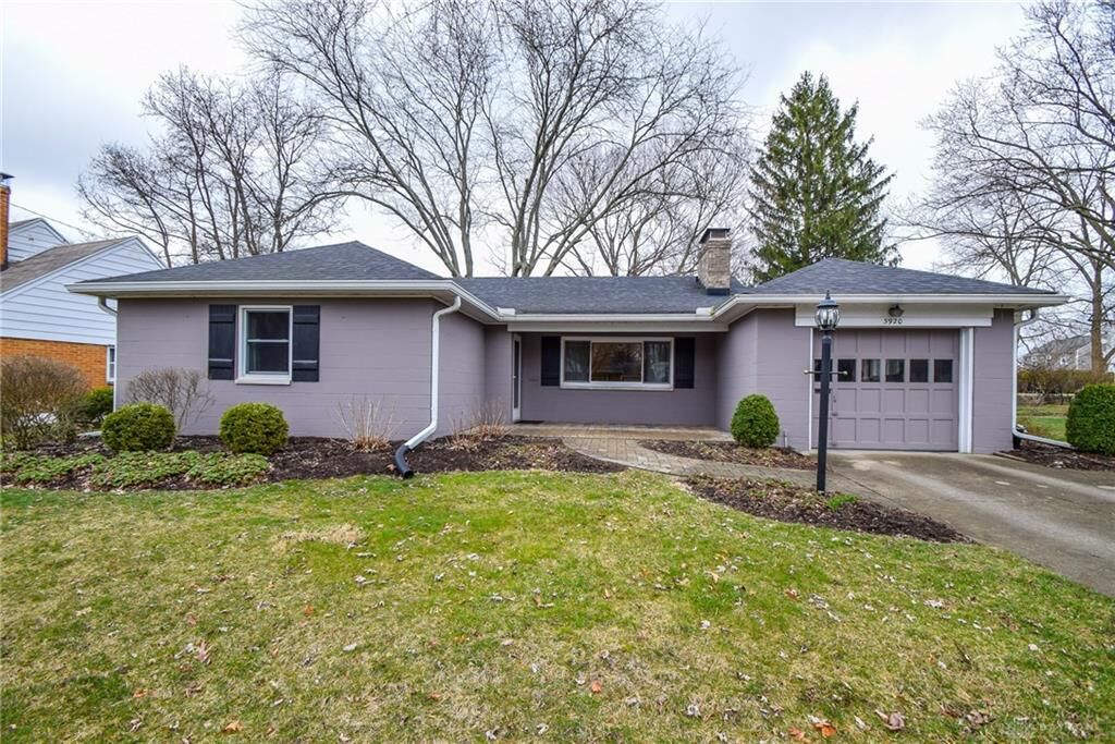 Property Photo: 3920 Kenwick Drive OH 45429