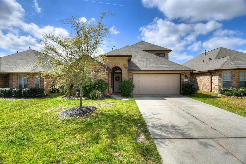 Property Photo: 155 Country Crossing Circle TX 77354