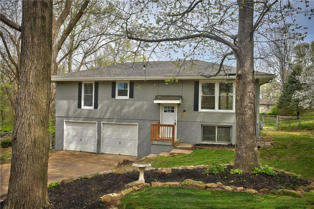 Property Photo: 7314 NW 73rd Terrace MO 64152
