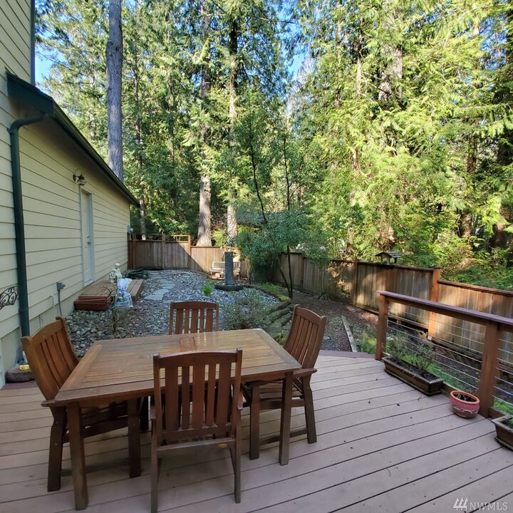 Property Photo:  104 E Liberty Rd  WA 98584 