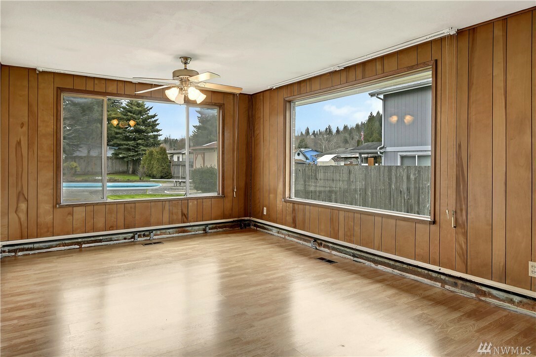 Property Photo:  617 Alder Ave  WA 98294 