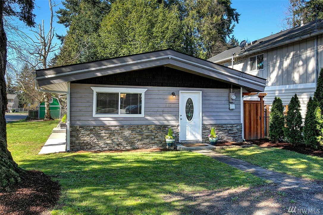 Property Photo:  13503 Densmore Ave N  WA 98133 