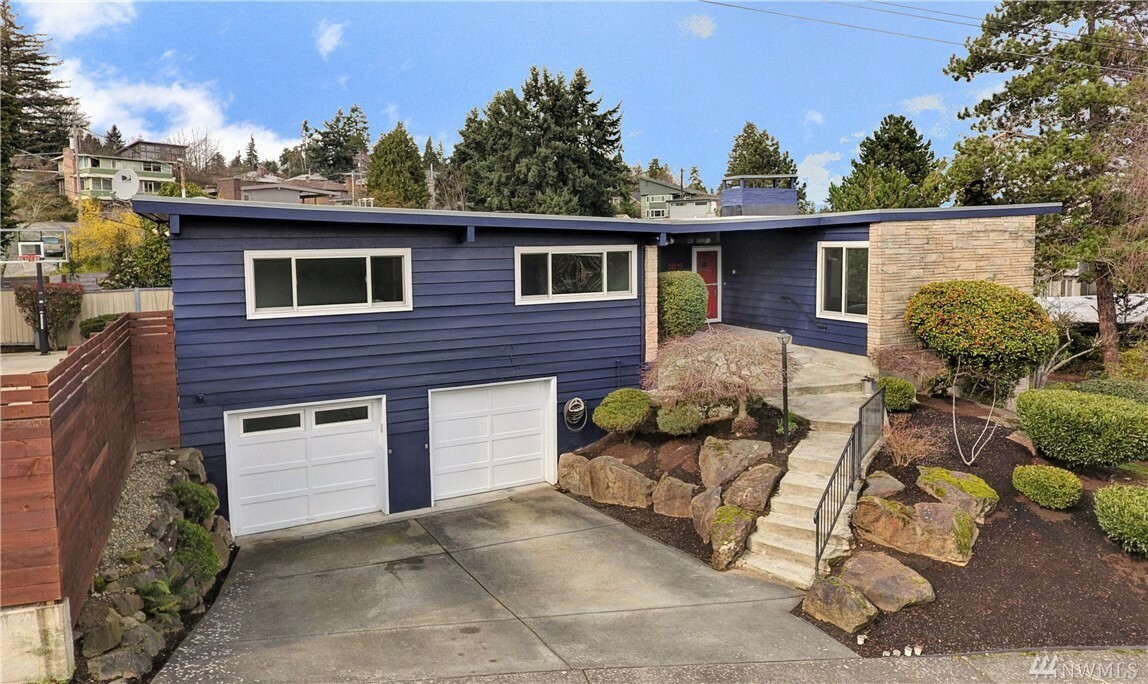 Property Photo:  5815 Oakhurst Rd S  WA 98118 