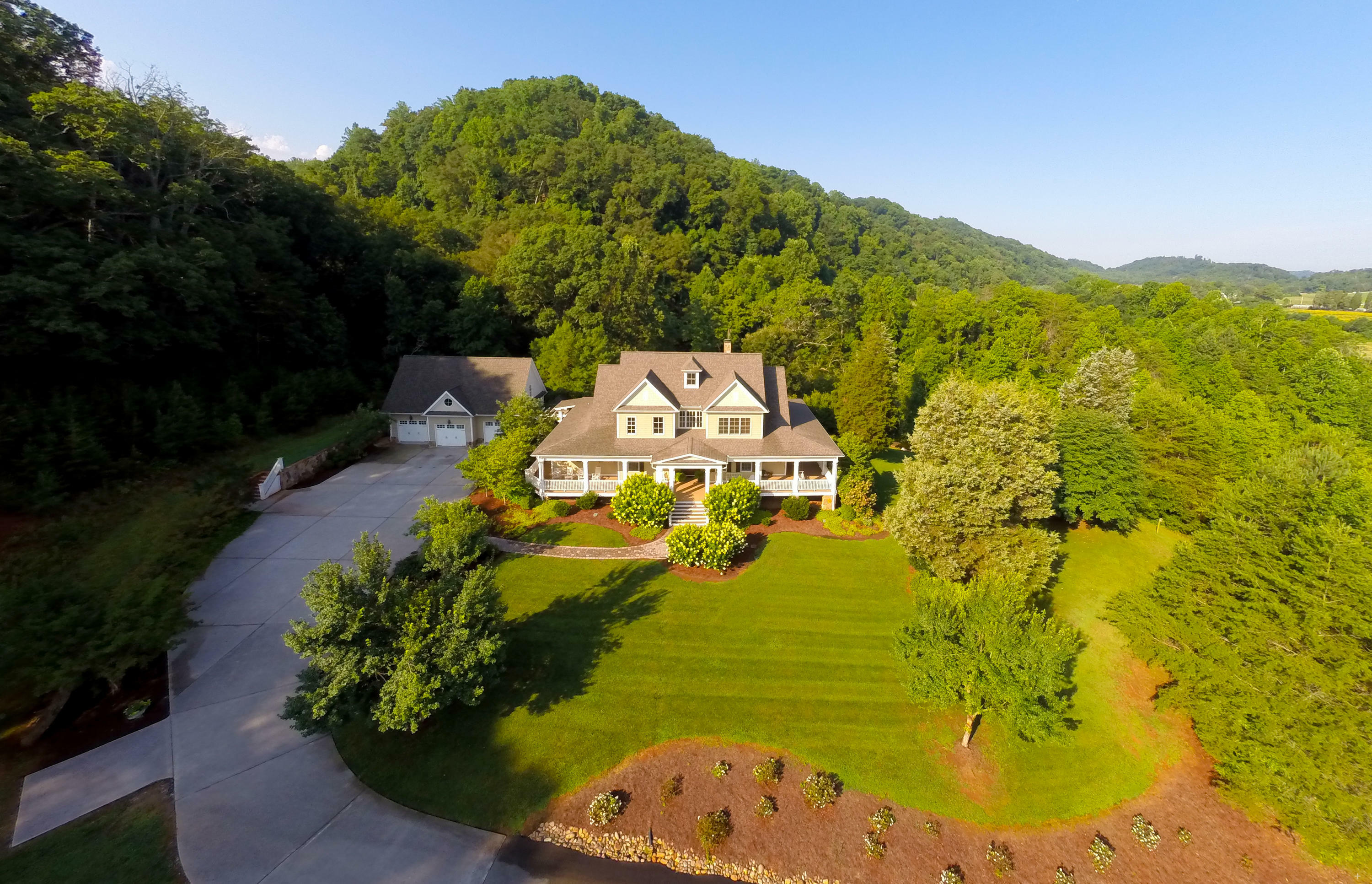 Property Photo:  2734 McCammon Rd  TN 37853 