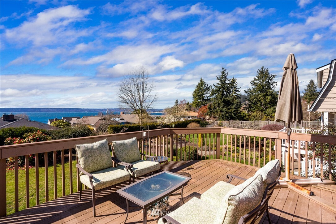 Property Photo:  18145 Marine View Drive SW  WA 98166 