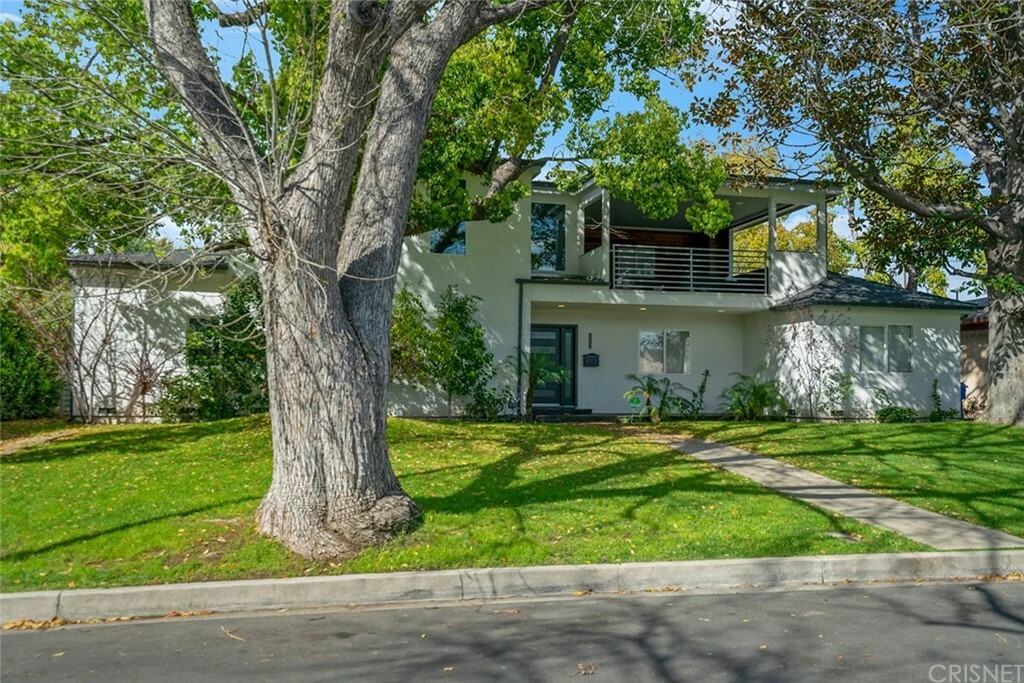 Property Photo:  12645 Tiara Street  CA 91607 