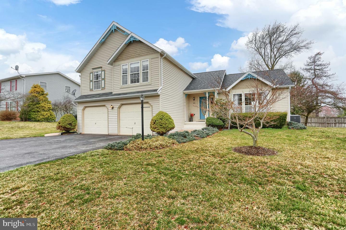 Property Photo:  35 Fairway Drive  PA 17319 