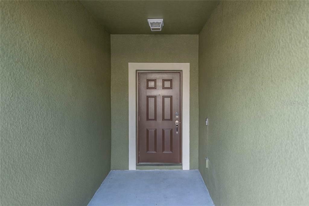 Property Photo:  1707 Ivory Goose Place  FL 33570 