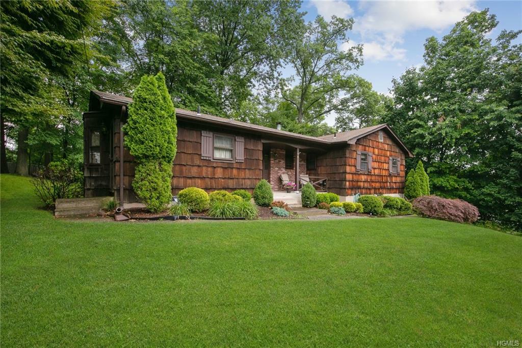 Property Photo:  4 Deer Meadow Drive  NY 10994 