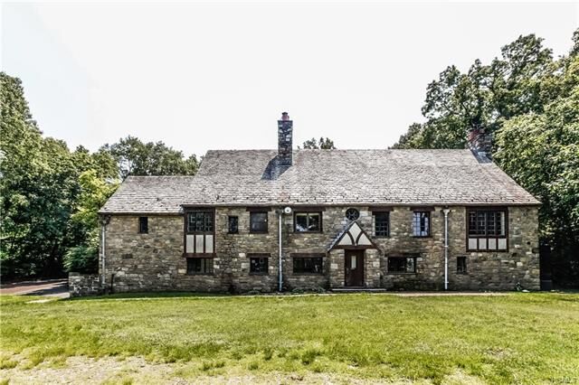 Property Photo:  52 Scenic Drive  NY 10520 