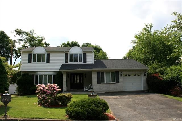 Property Photo:  31 Keats Drive  NY 12553 