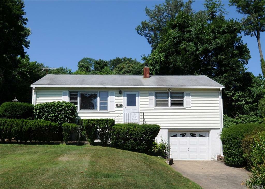 Property Photo:  15 Strachan Place  NY 10923 