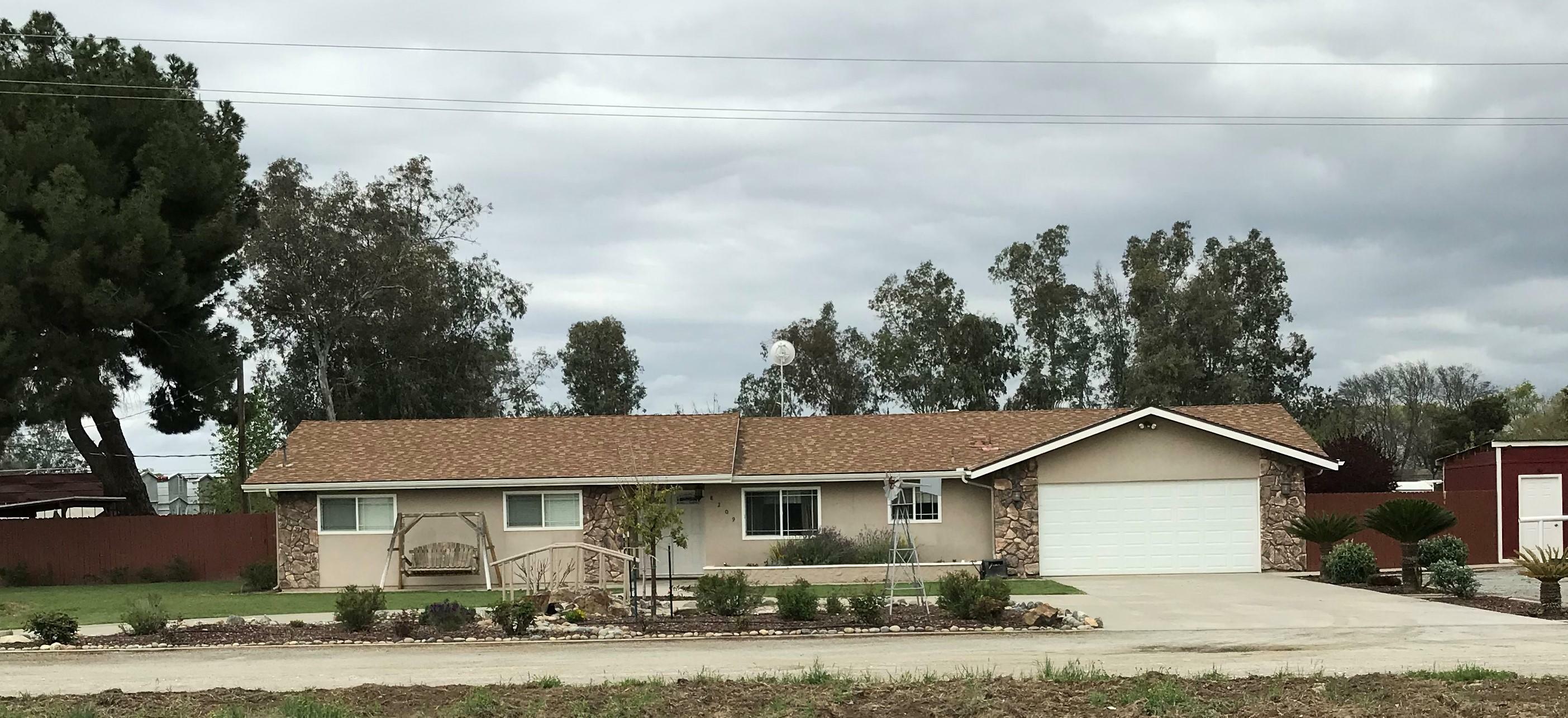 Property Photo:  8209 8 1/2 Avenue  CA 93230 