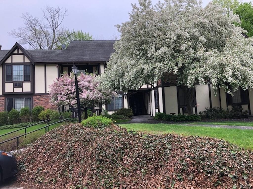 Property Photo:  28 Manville Lane 7  NY 10570 