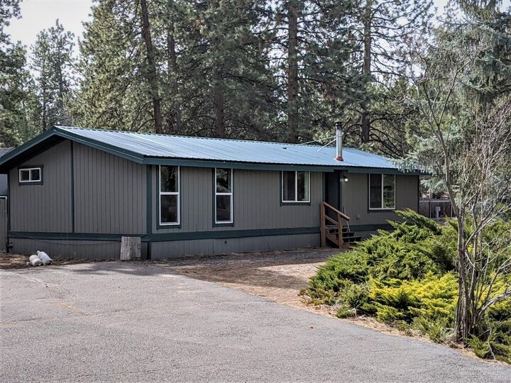 61074 Chuckanut Drive  Bend OR 97702 photo