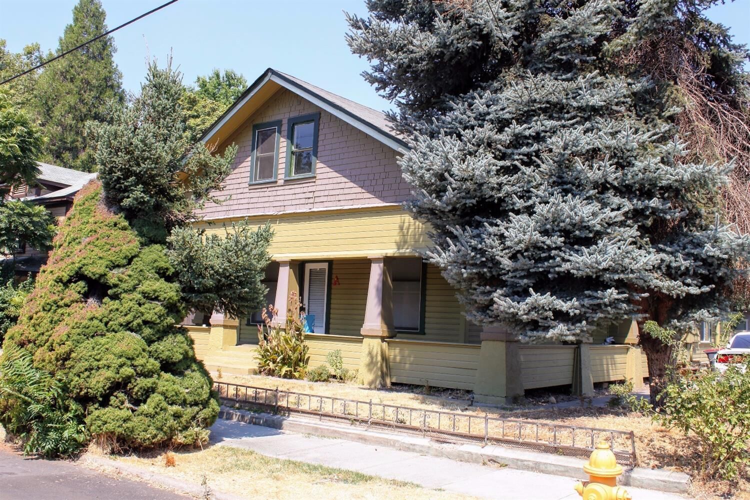 Property Photo:  823 Taylor Street  OR 97504 