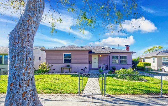 Property Photo:  555 S Dos Caminos Avenue  CA 93003 