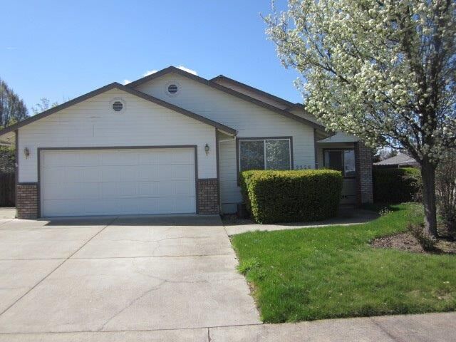 2226 Martin Drive  Medford OR 97501 photo