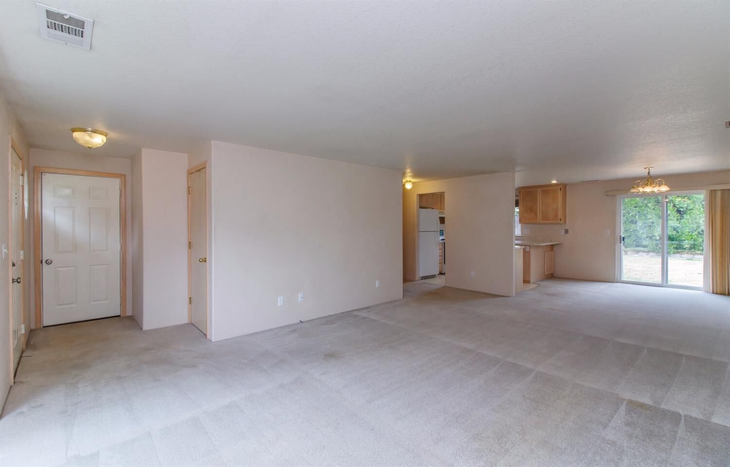 Property Photo: 966 Rebecca Drive OR 97535