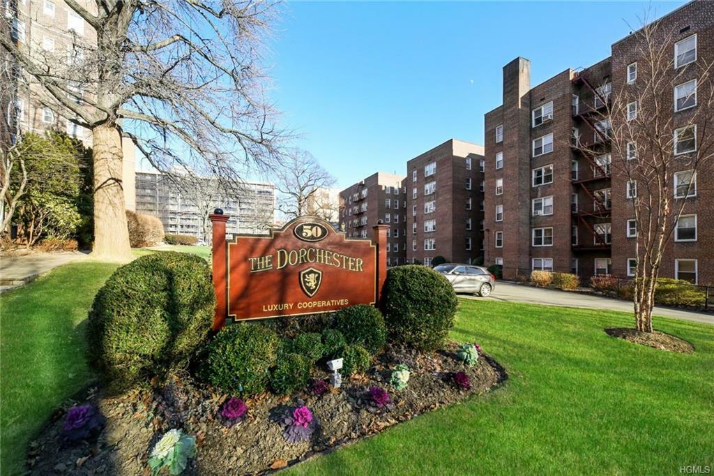 Property Photo: 50 N Broadway 6G NY 10603