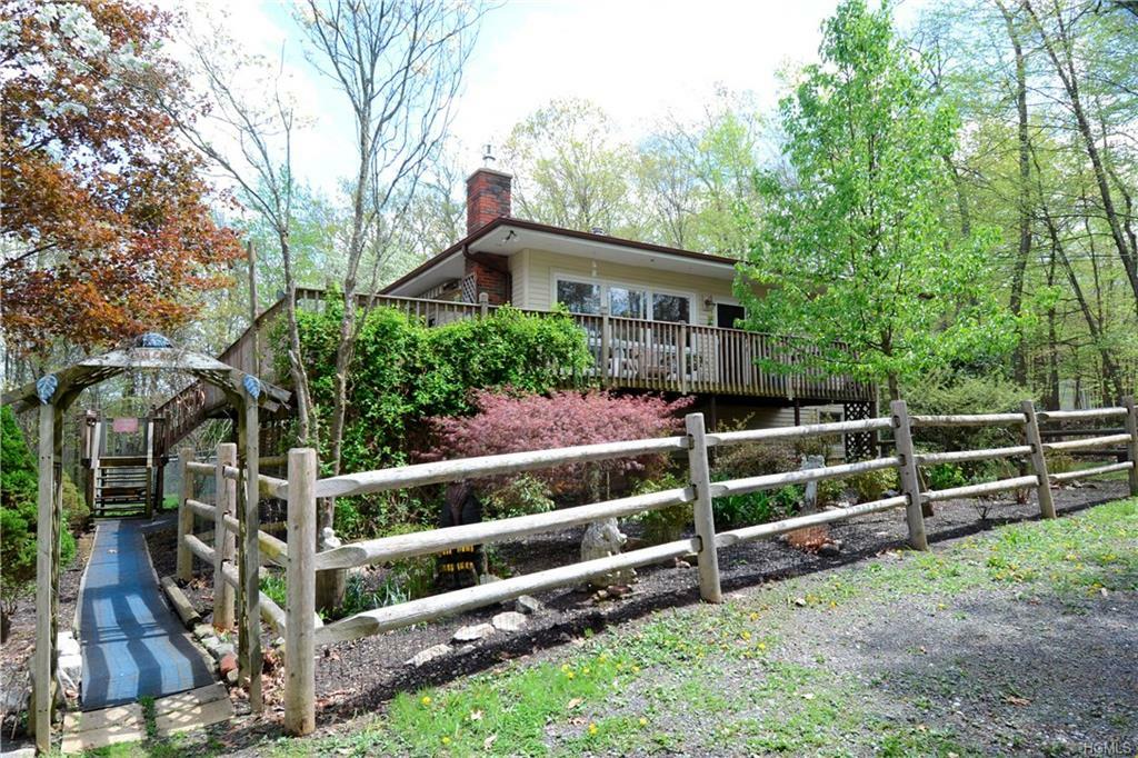 Property Photo:  73 Red Barn Road  NY 12566 